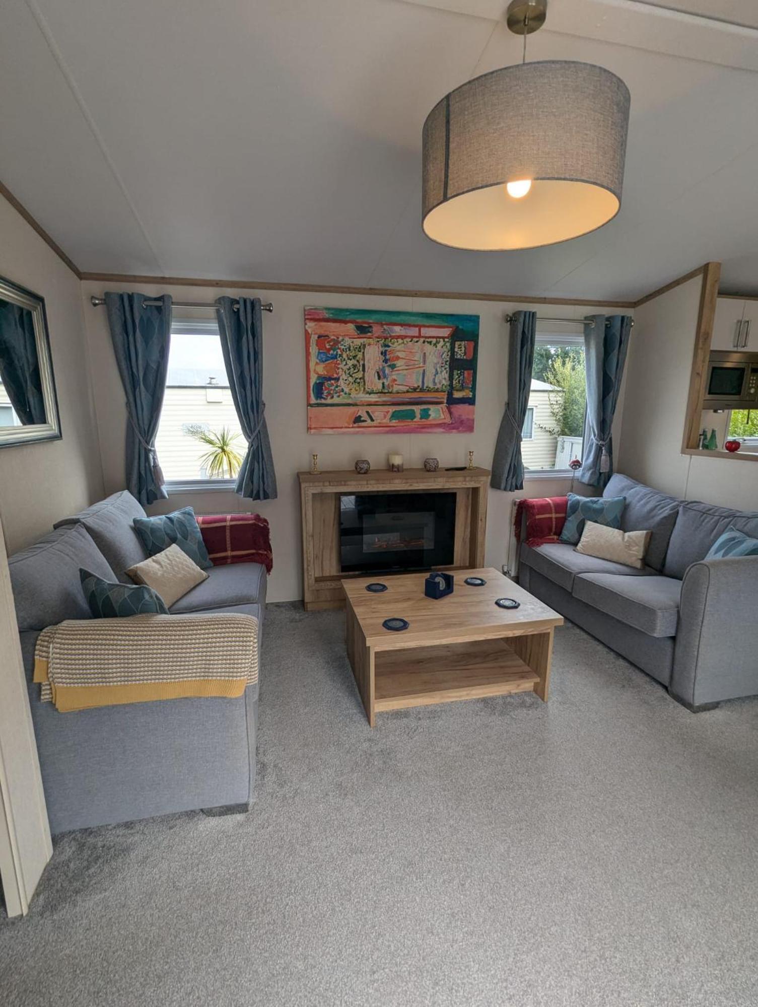 Spacious Comfortable Holiday Home With Unique Layout On 5 Star Shorefield Holiday Park ميلفورد أون سي المظهر الخارجي الصورة